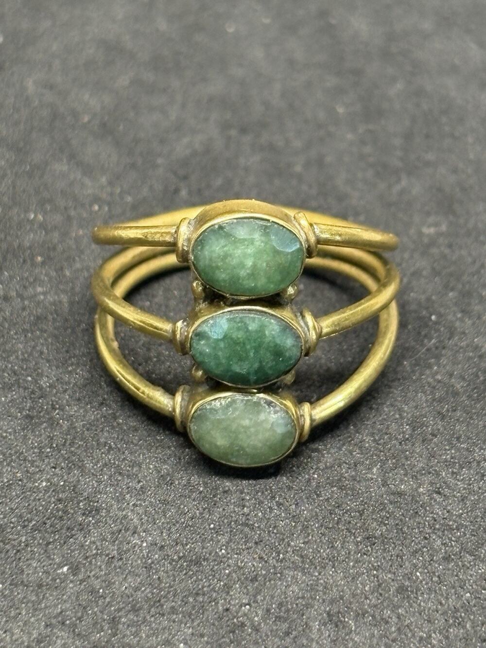 Antique Gold Tone Faceted Natural Emerald Three Stone Multi Band Ring Size 8